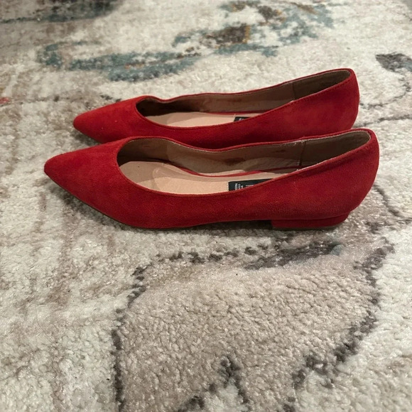 Steven by Steve Madden red suede pointy toe flats - Picture 2 of 8